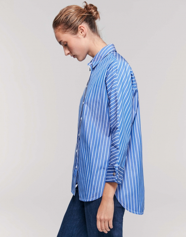 Blue stripes shirt with three-quarter sleeves