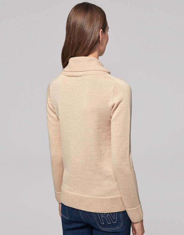 Vanila wool sweater with turtle-neck collar