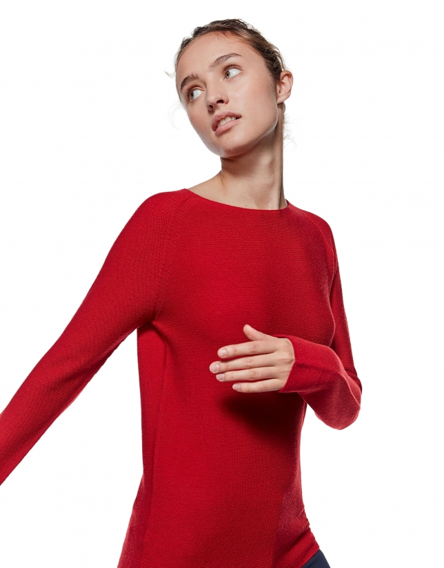 Red poppy wool sweater with raglan sleeves