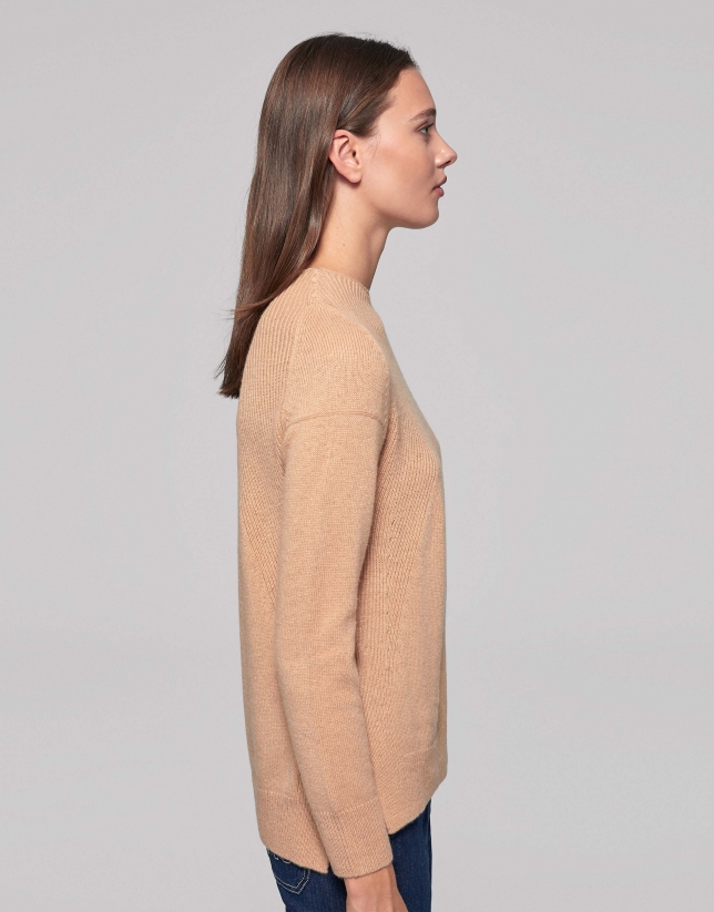 Hazel wool sweater with ribbed shoulders