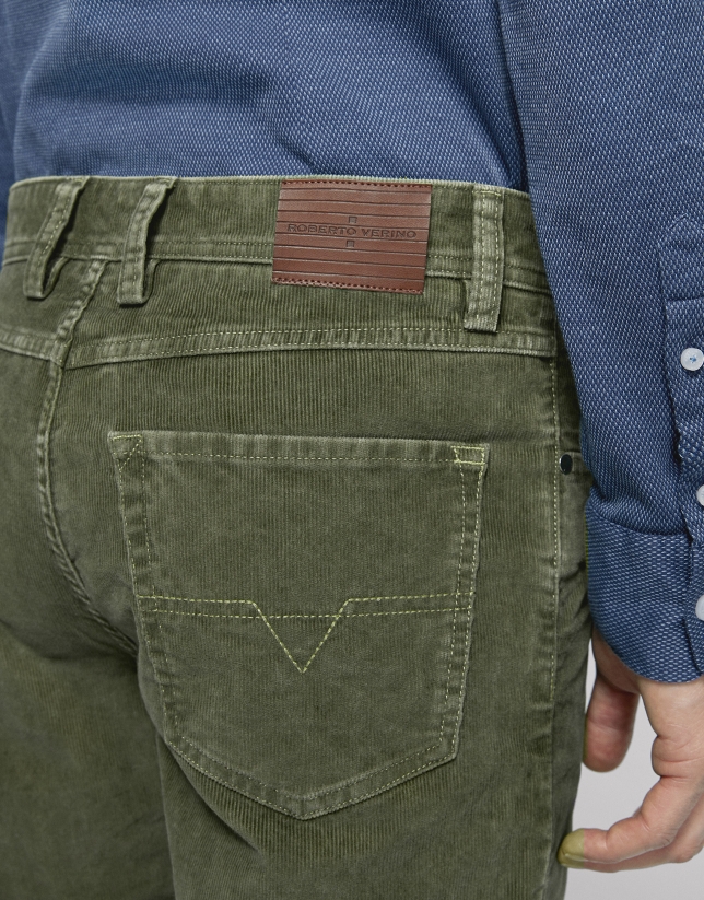 Khaki corduroy pants with five pockets