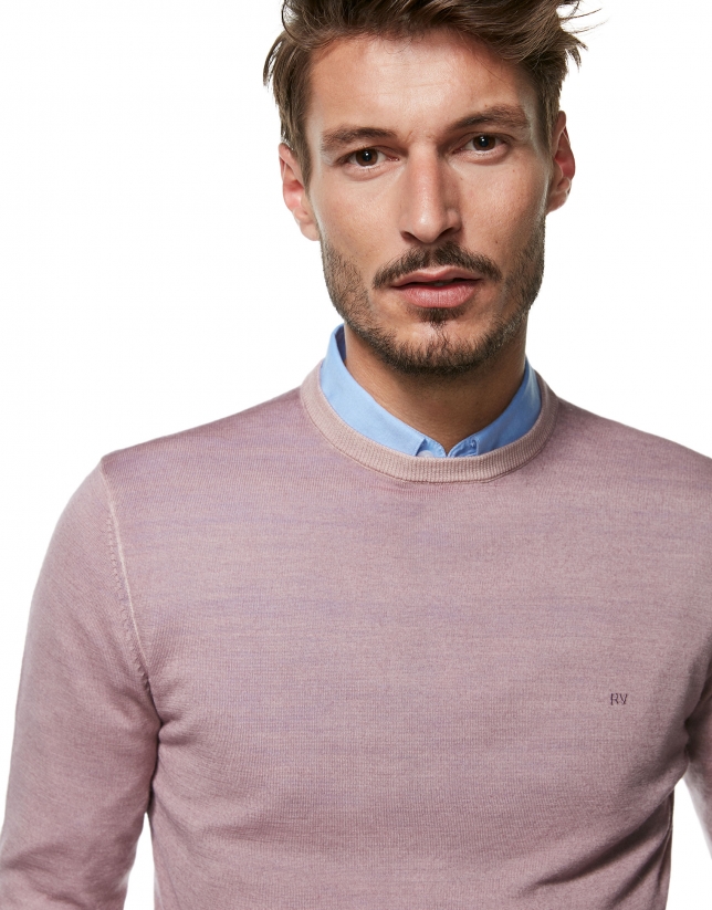 Pink dyed sweater with square collar