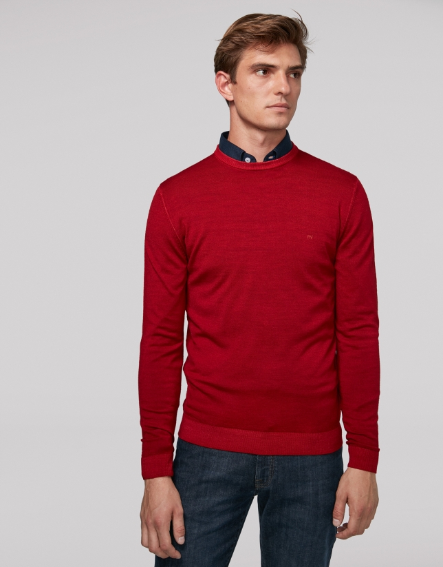Red dyed sweater with square collar