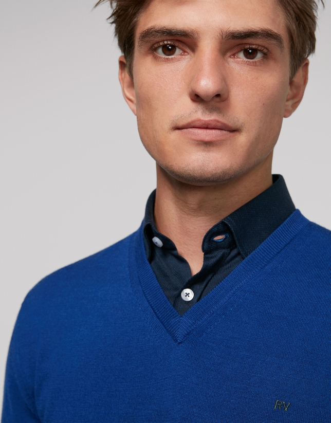 Blue wool sweater with V neck