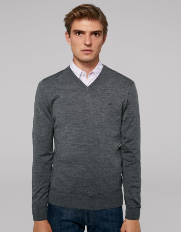 Grey melange wool sweater with V neck
