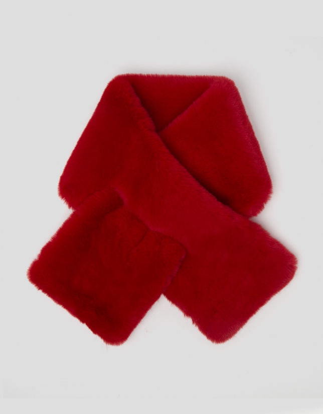 Red fur-effect scarf