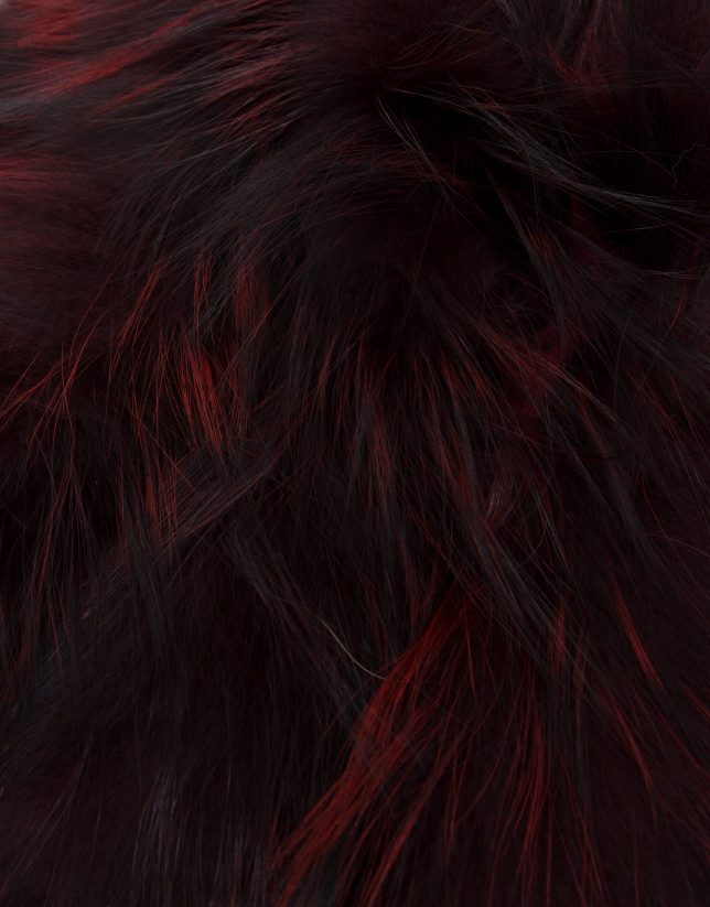 Burgundy fur tubular scarf with feathers