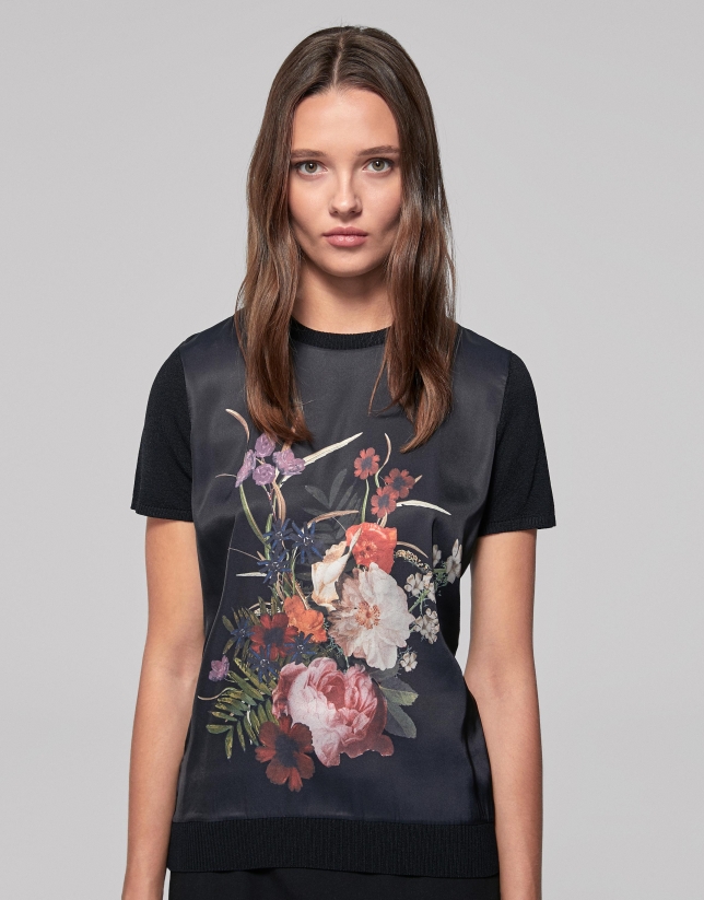 Camiseta punto negra estampado floral