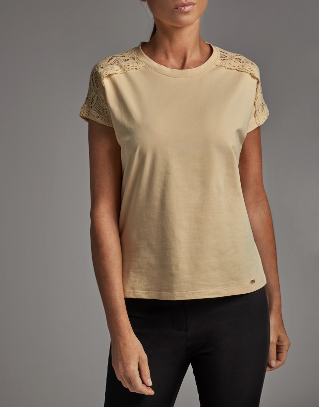 Yellow short-sleeve top with chantilly lace