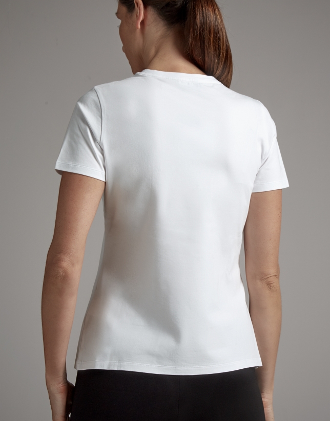 Camiseta blanca con estampado bailarinas