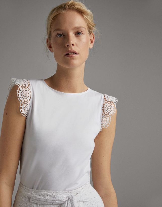 White top with flounce sleeves and lace