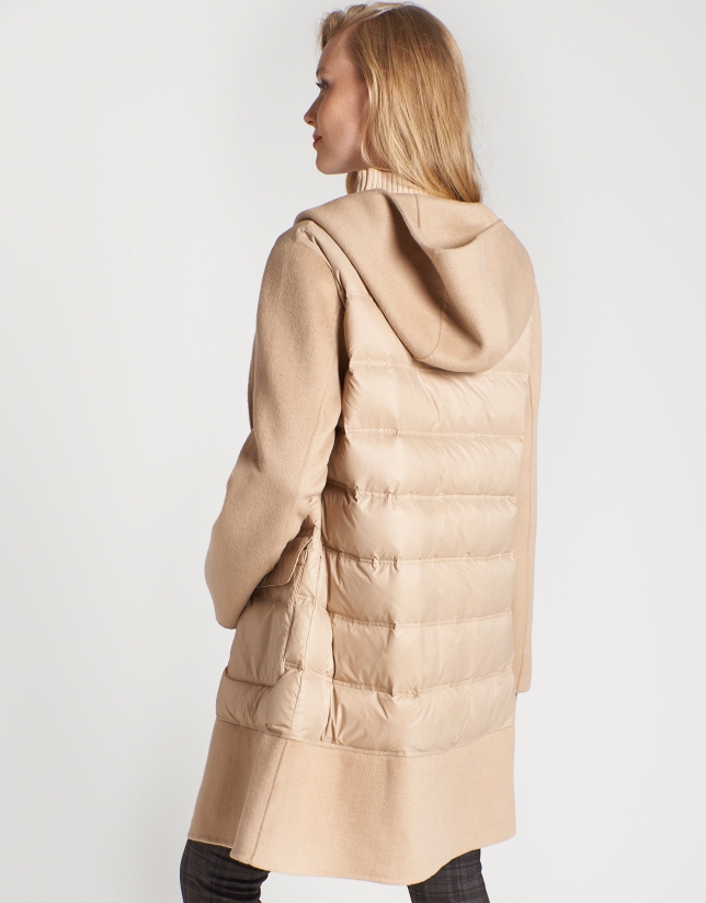 Abrigo combinado con acolchado y lana beige