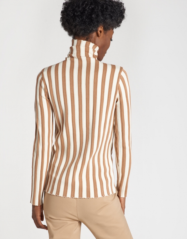 Beige striped sweater with ribbing