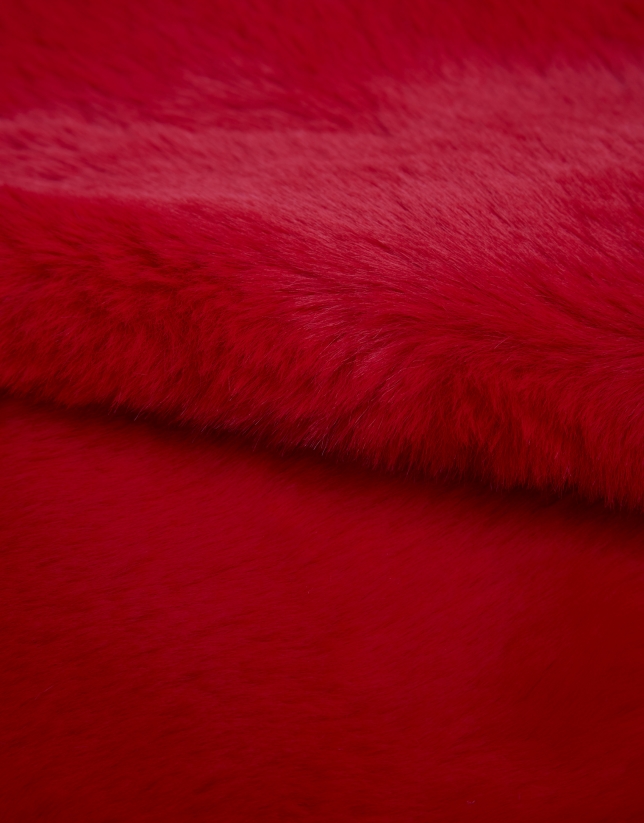 Red fur collar