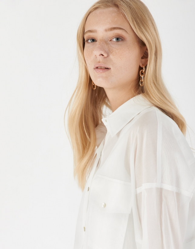 White oversize shirt with pockets
