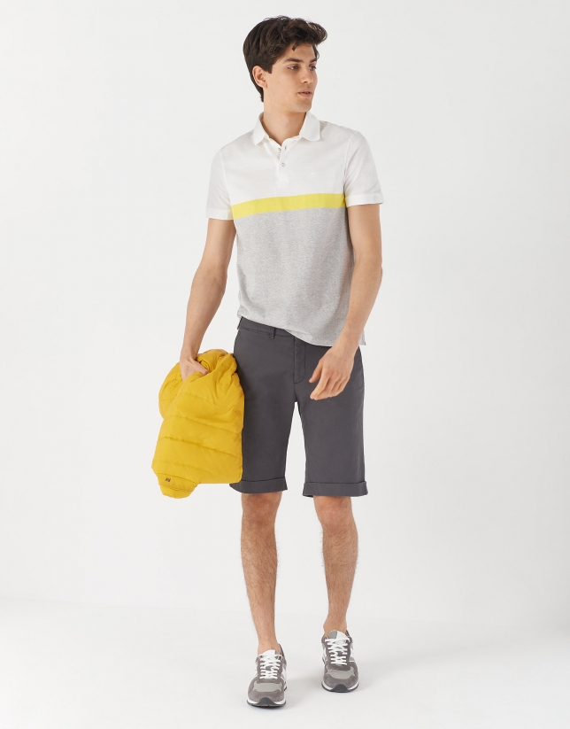 White piqué polo shirt with gray and yellow stripes