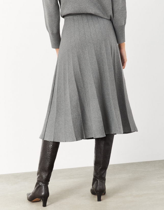 Gray knit midi pleated skirt