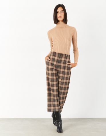 Brown checked cropped pants
