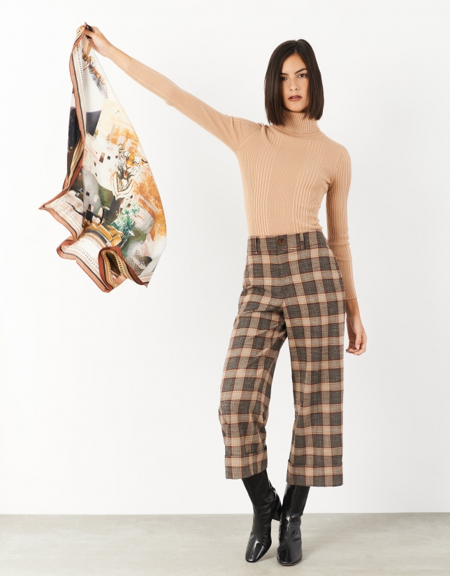 Brown checked cropped pants