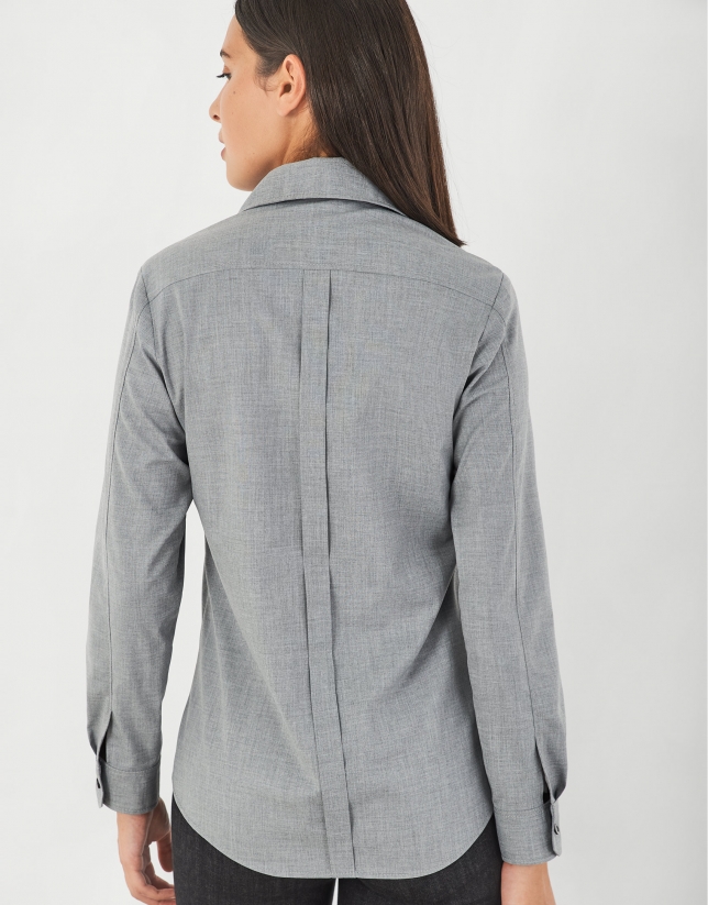 Gray vigoré shirt with chest pockets