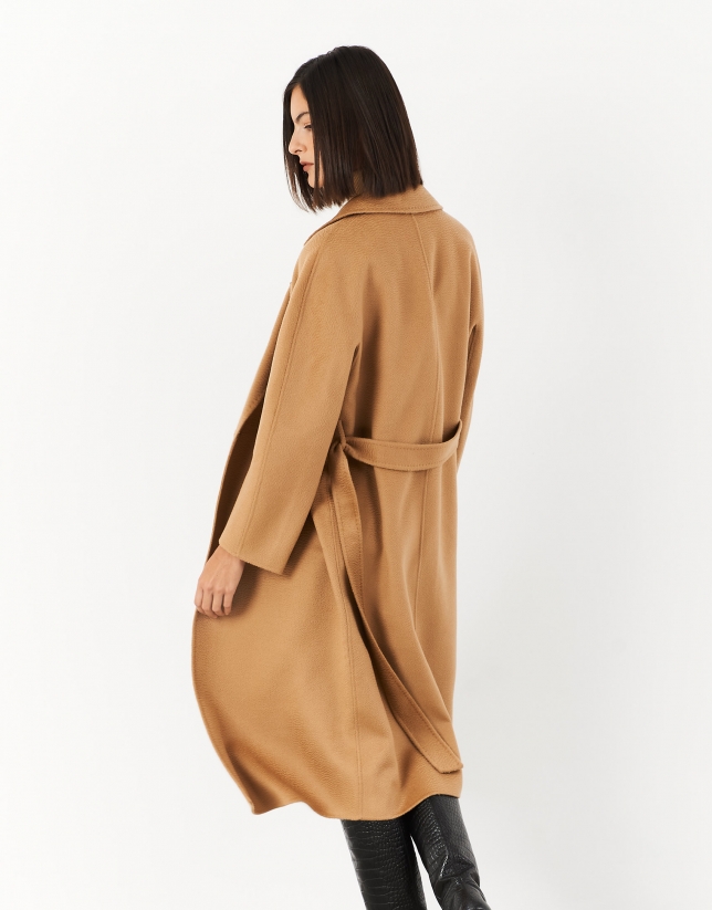 Long camel wool double-breasted coat