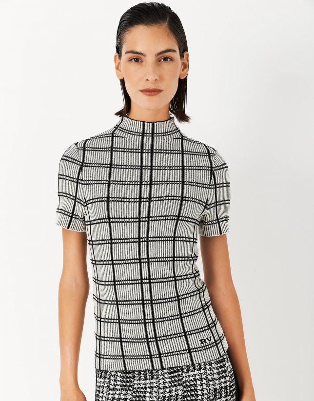 Black and white checked knit sweater with short sleeves