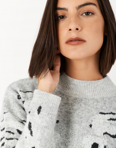 Gray sweater with animal print and side slits