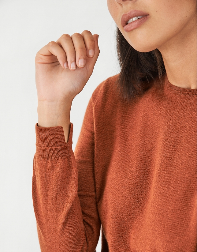 Orange assymetric sweater with fine knit