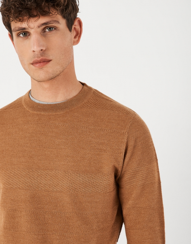 Camel sweater with embossed horizontal design