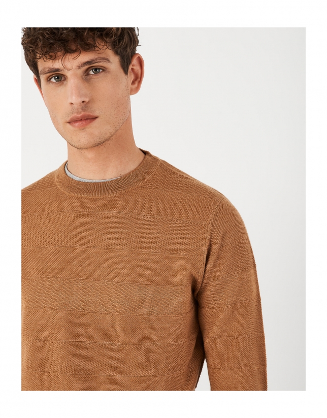 Camel sweater with embossed horizontal design