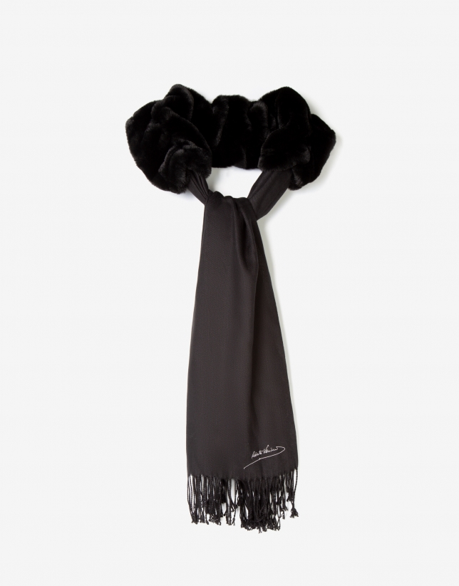 Black foulard with tubular fur effect