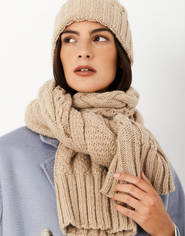 Beige wool and alpaca scarf with woven pattern of figure eights
