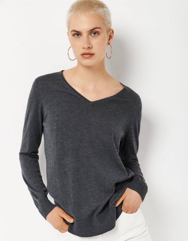 Gray thin knit sweater with V-neck