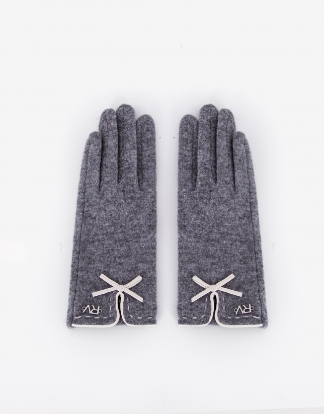 Gray knitted with leather bow glove