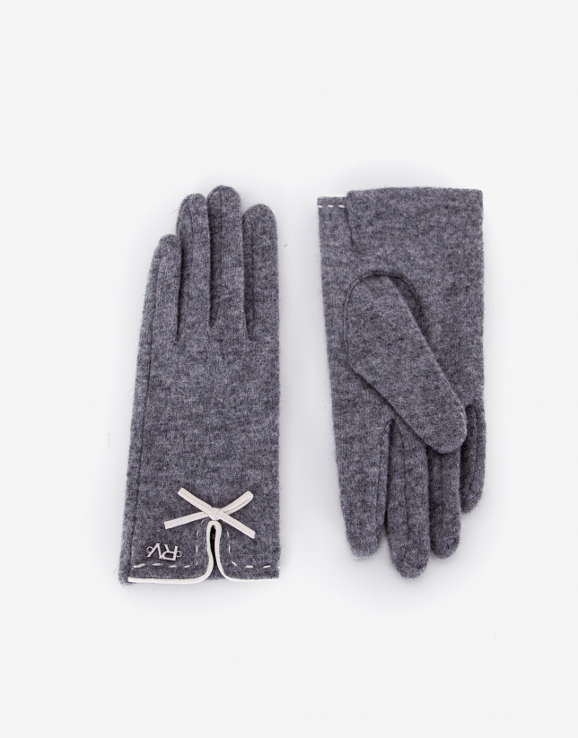 Gray knitted with leather bow glove