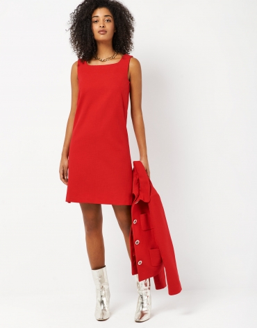 Red sleeveless dress with square neckline