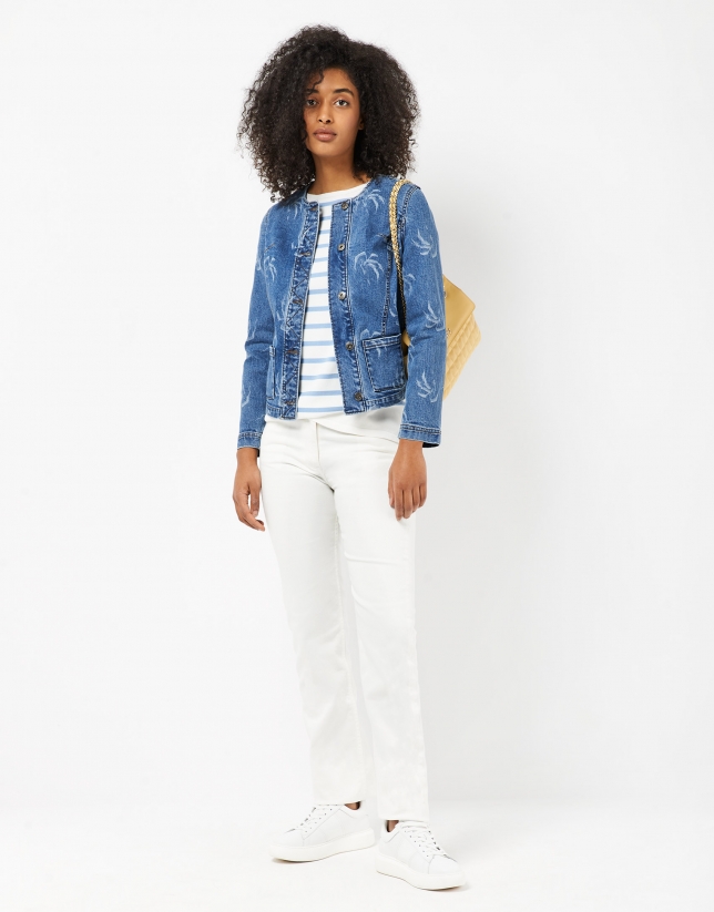 Short jean jacket with flower print