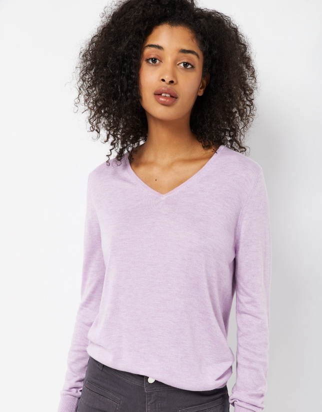 Pink, thin knit sweater with V-neck