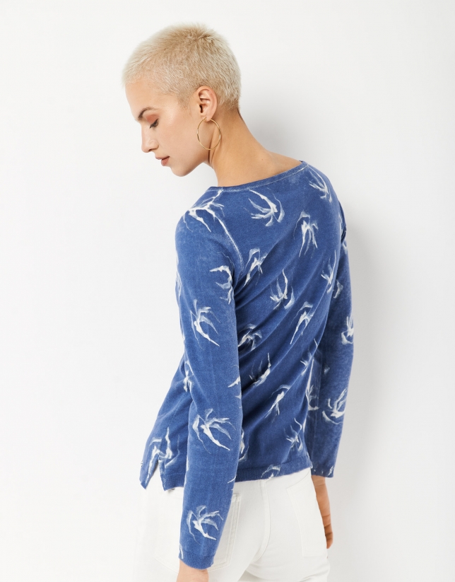 Blue knit sweater with floral print
