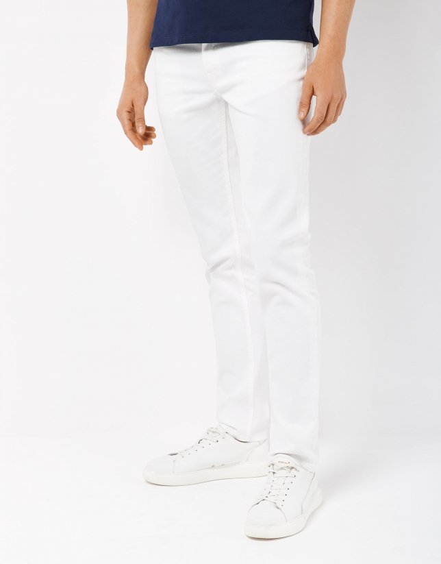 Pantalón sarga slim fit blanco óptico