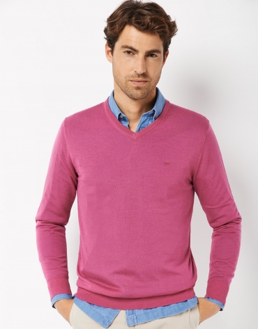 Magenta wool sweater with V-neck