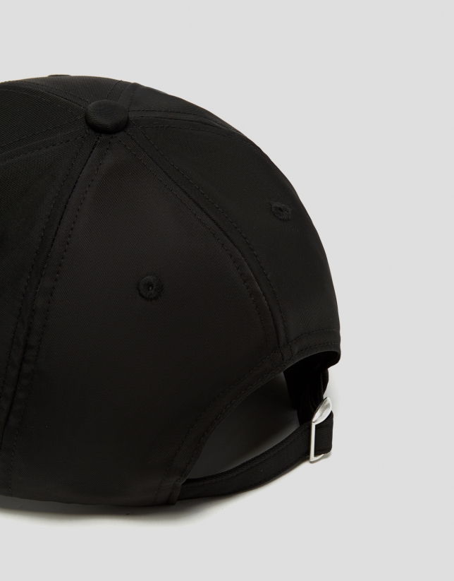 Black nylon baseball cap with RV logo