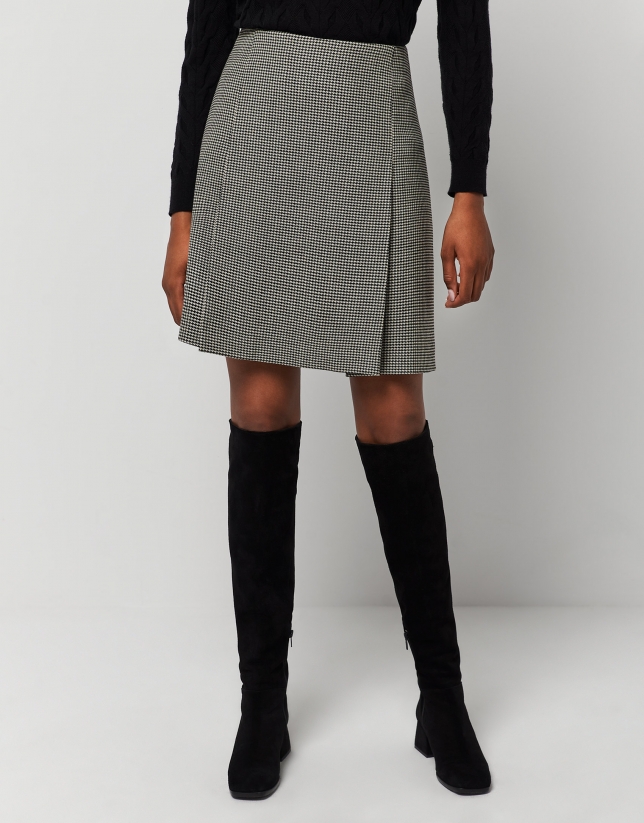 Black and white herringbone skirt with pleat