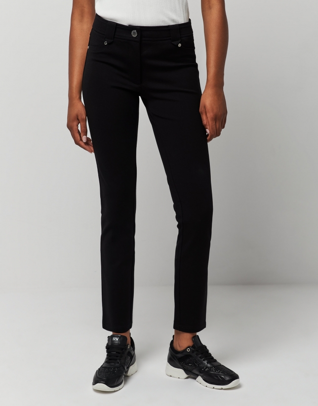 Black pants with four pockets