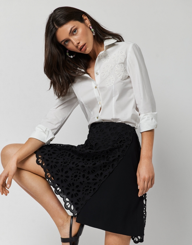 Short black culottes with openwork