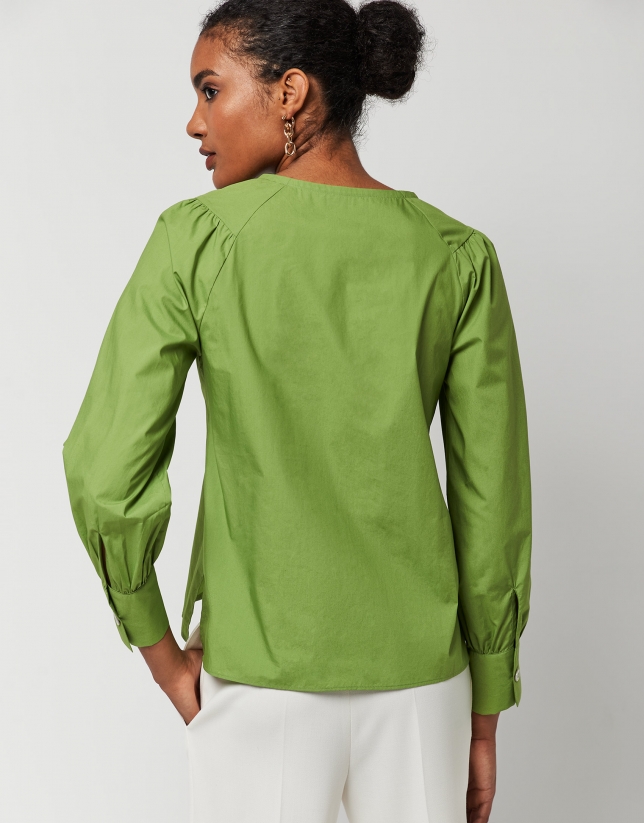 Blusa escote pico algodón verde