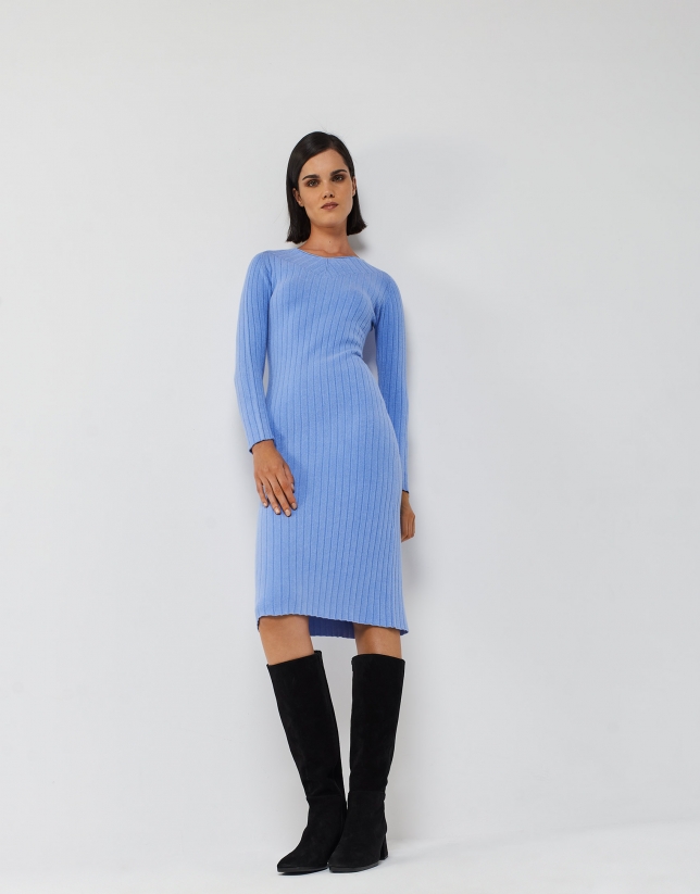 Long blue knit dress with ribbing