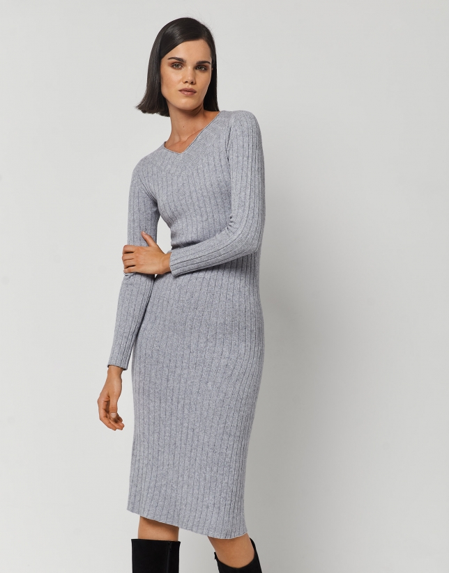 Long gray knit dress with ribbing