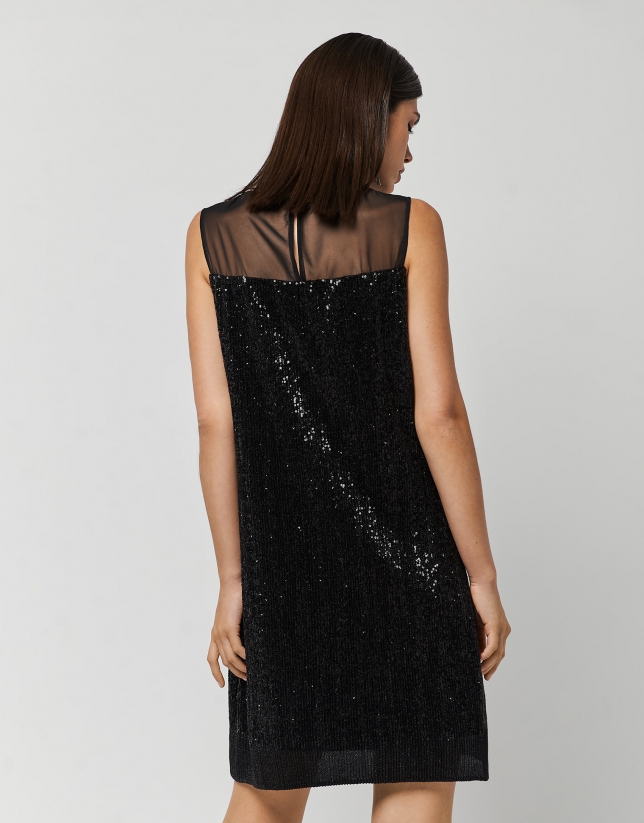 Short black dress with chiffon and sequins