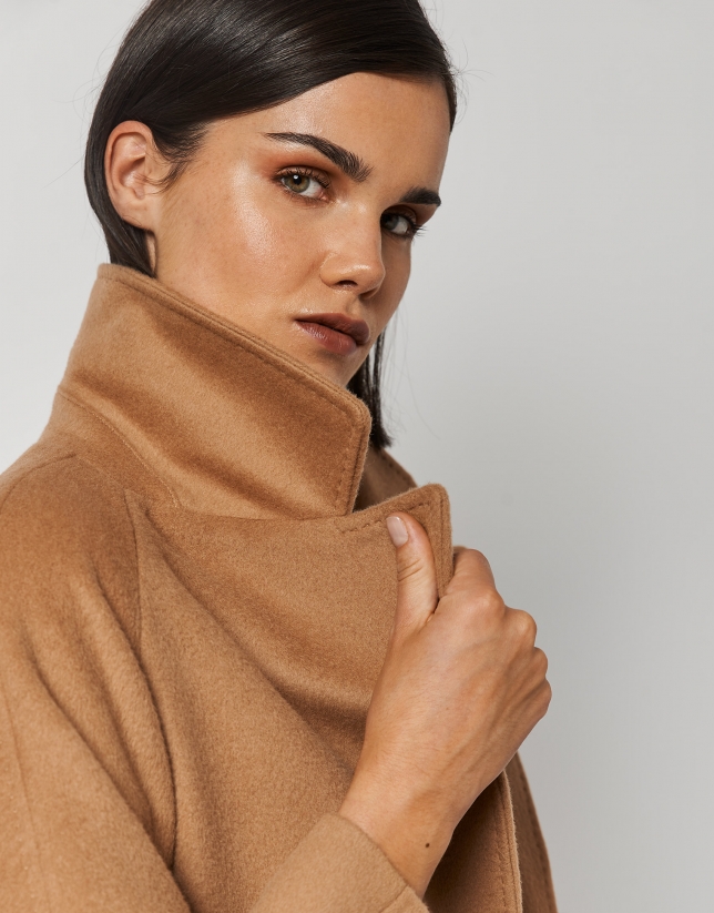 Long double-breasted camel wool and angora coat